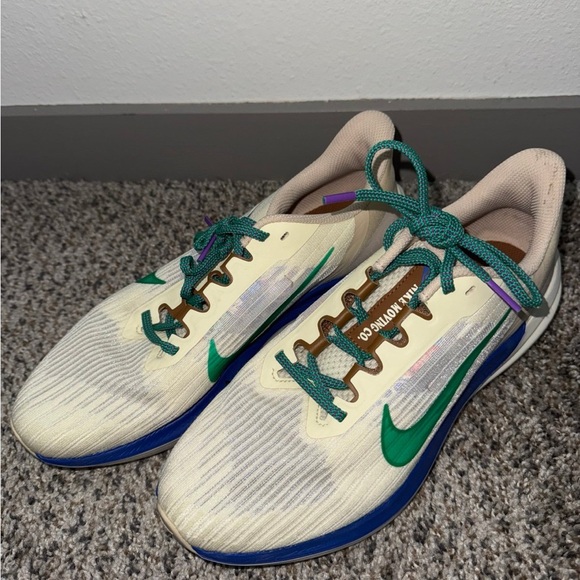 Nike Air Winflo 9 Premium 'Coconut Milk Stadium Green M8.5/W10 shoes - Picture 1 of 5